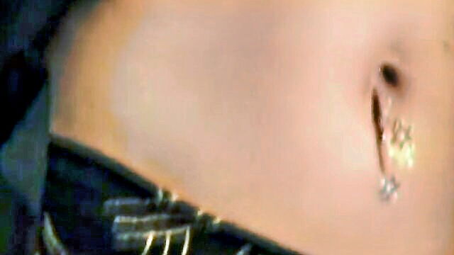 lovely mature bollywood girl seduces with dance and takes it deep : Bollywood Nudes