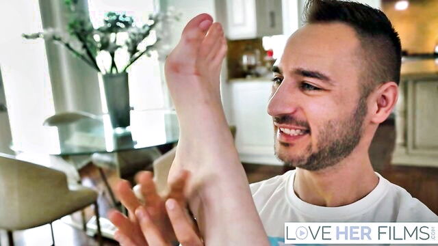 olivia, giantess, giantess feet - giantess feet olivia s
