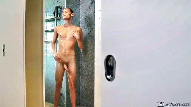 Oliver Star, Bryson Belair - gay shower sex Shower Bait
