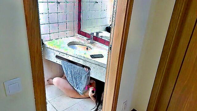 Miss Squirting - amateur stepsis gives blowjob and receives facial through sink hole in pov video Miss Squirting