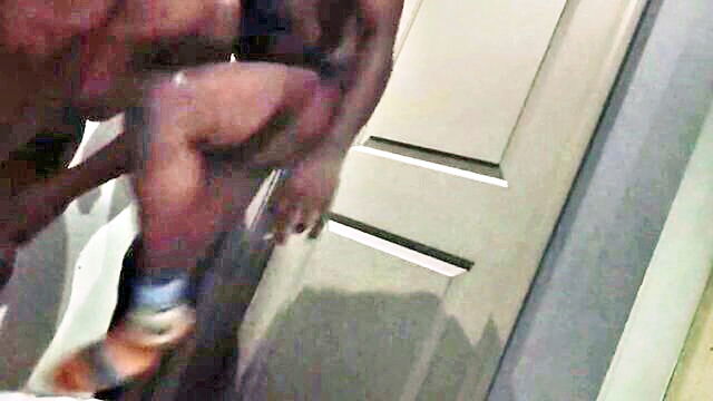 King Kwan - texas thot gets anal fuck at gloryhole in homemade video King Kwan