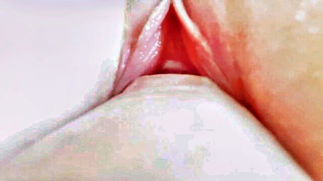 amateur white girl creampied : EllyPeach