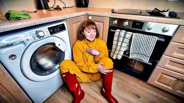 Shannon Huxley, Oscar Thickk - ginger piss party Shannon Huxley