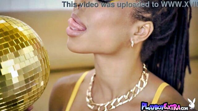 Kira Noir - black diva solo video