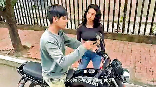 cute girl on motorcycle : Akuarelaproducciones Official
