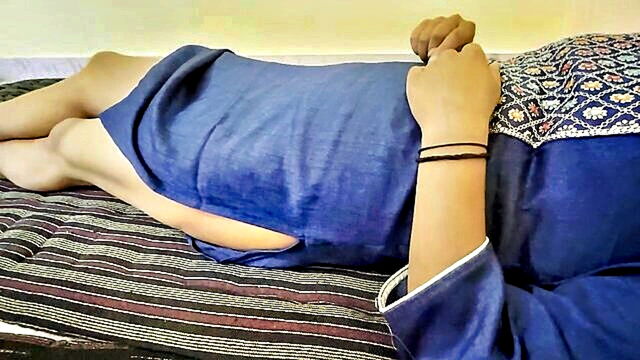 intense pounding leading to multiple orgasms in cowgirl position : Nisha619