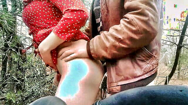 Lizaveta - amateur couple explore fisting in the great outdoors Lizaveta