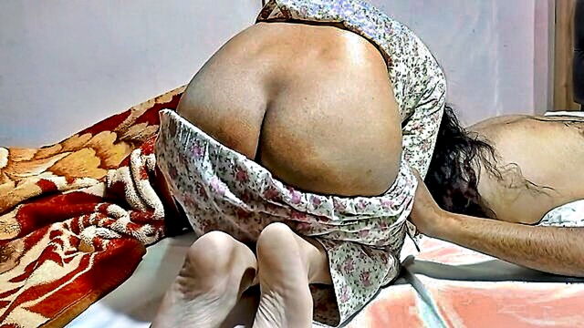 Desifilmy45 - indian mom gets fucked by big punjabi daddy in hot and sexy video Desifilmy45