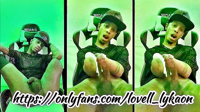 gay pov video of an amateur xxl twink with a disability masturbating for his fans : Soloto