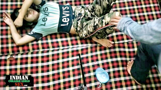hind bhabhi sex video : Indian College Girls Sex