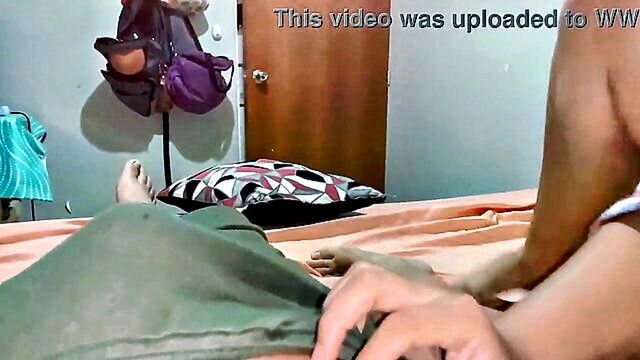 i pleasure myself observing my nieces derriere from the rear unaware until i reveal my erect shaft in spanish : Mibabycouple