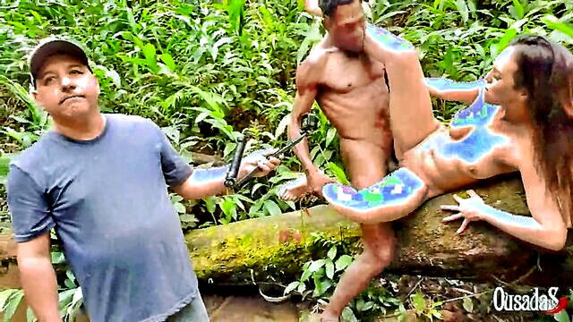 Amanda Borges, Amanda, Sandro, Lima, Ninfeta - teen gives a naughty tail wag in the public bush   brazilian ousadas adventure OUSADAS