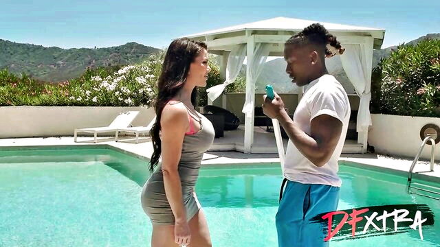 Mighty Dee, Savanah Storm - poolboy fucks hot milf DFXtra