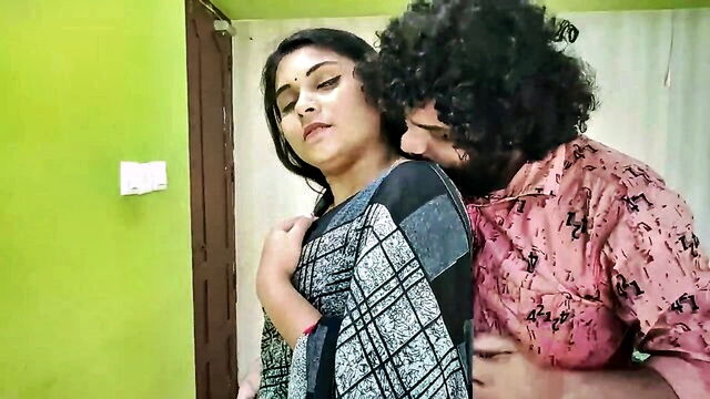 saree navel romance : Vaigavarun45