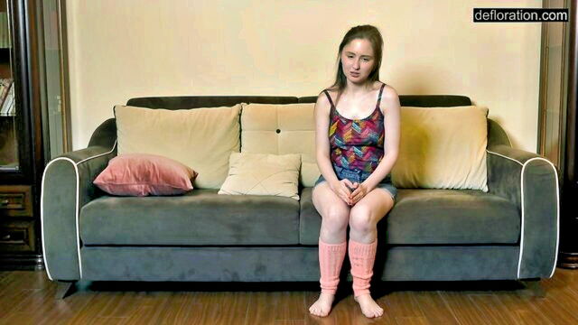 anna sanglante defloration : EroCom