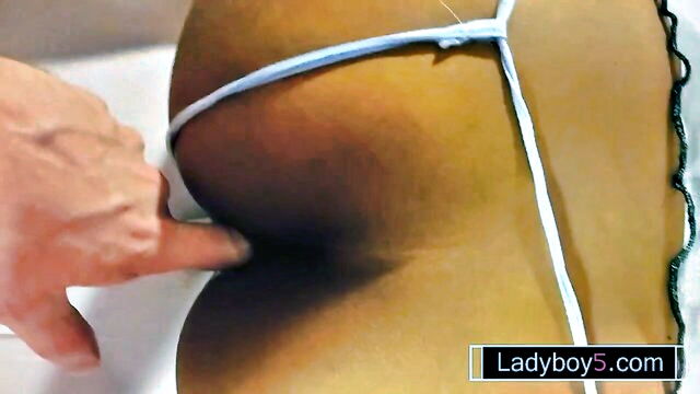 shemales, ladyboy, teen (18+) - sian teen pov blowjob