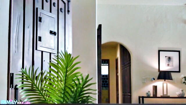 danny mountain - familyxxx natural tits