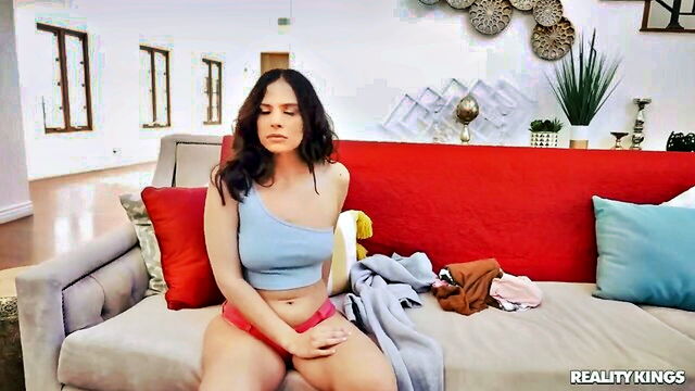 Violet Starr - kuleana deepthroat Reality Kings