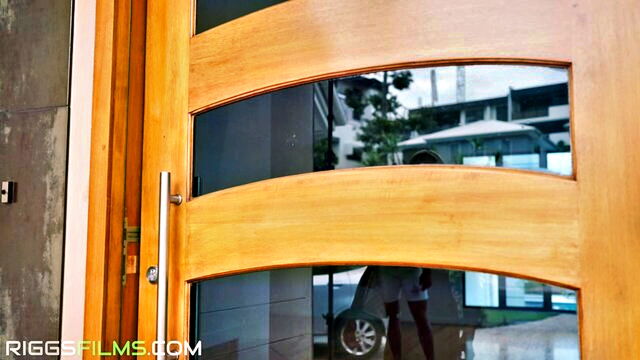 muscle barbie - big cock and muscle barbie