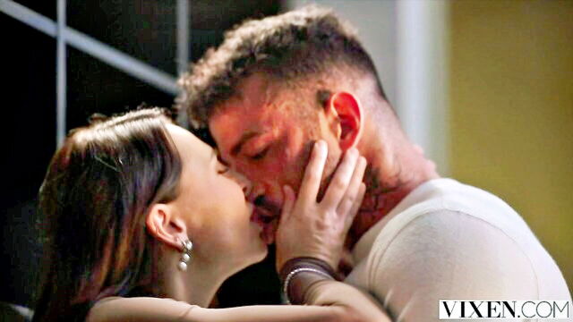 liz vixen smoking hot