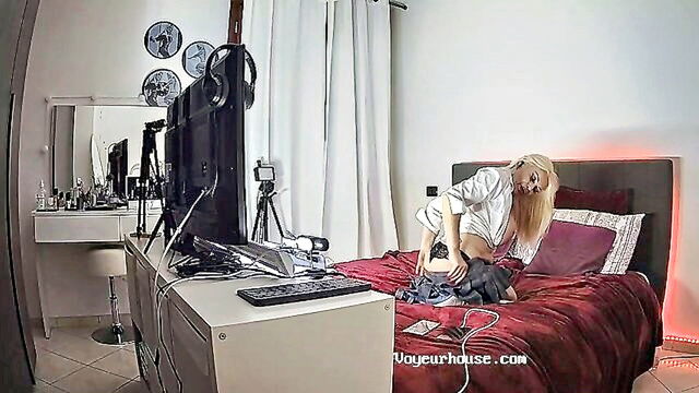 Natasha Homemade - natasha cool striptease Voyeur House