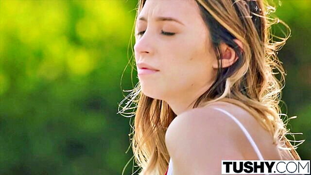 amateur teen discovers the pleasure of intense anal play : Tushy