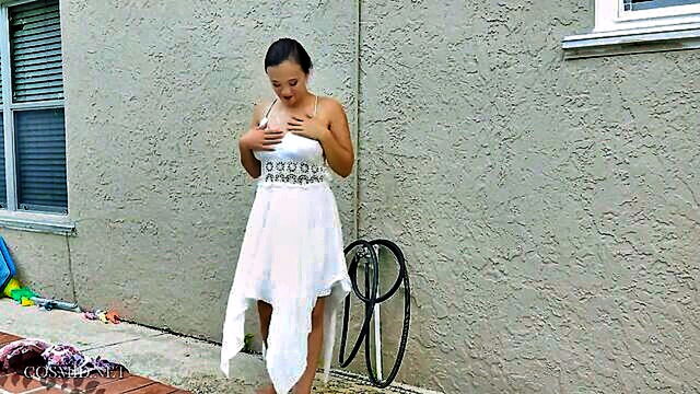 amateur roxy blooms nude solo show : bayer_vinnie