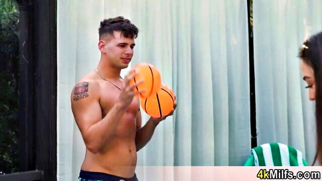 busty stepmom blowjob