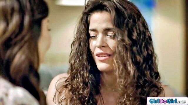 victoria voxxx shaved pussy