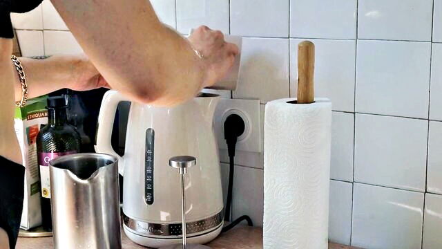 madelaine rousset - french lesbian pussy licking