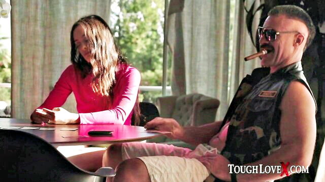 lily glee - strip poker lily glee