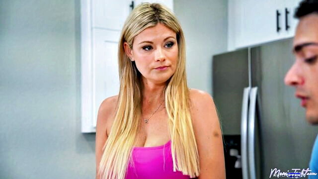 ellie tay - ellie tay tight pussy routine