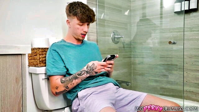 Ethan Seeks, Lucy Lotus - private stepsis blowjob deal Adult Time