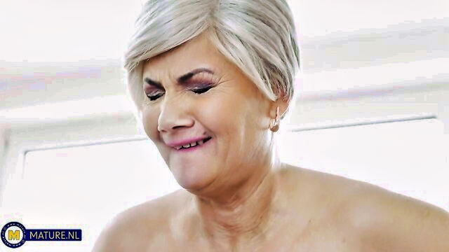sexy lingerie scene arwen kate : Mature NL