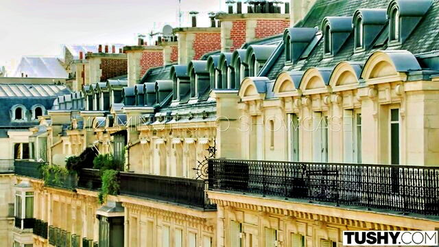 eve sweet tushy vogue