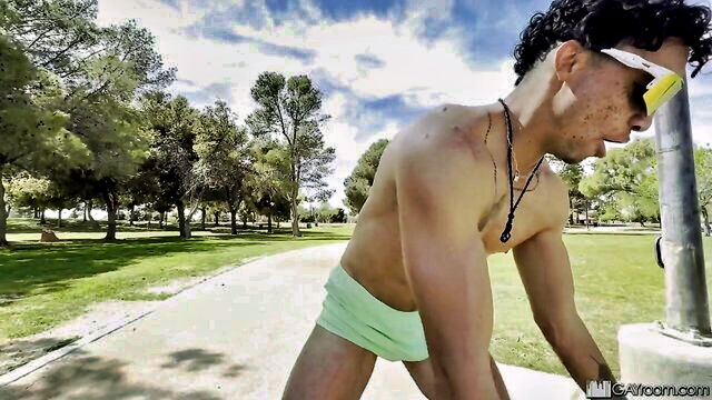 Amone Bane, Lars Larson - gay frisbee in the park Men POV