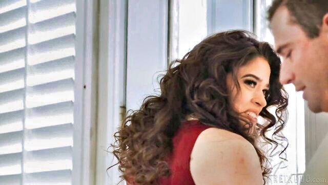 big ass, milf, blowjob - victoria voxxx blowjob