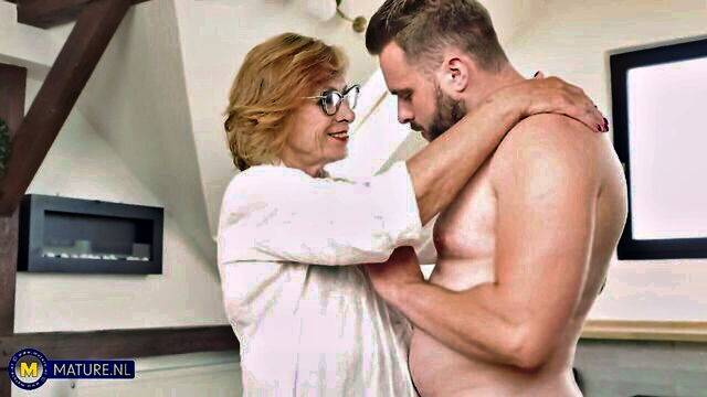 petra gives great blowjob