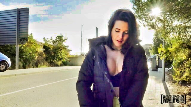 serenia keer big dick outdoors