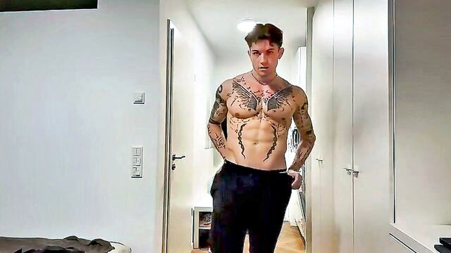 bodybuilder, instructions, dirty talk - watch me masturbate close up
