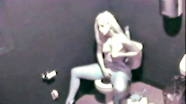sexy blond, sexy, sexy blonde - sexy blonde toiletscene