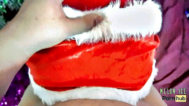 Melon Ice - melon masturbation for a happy christmas gift   pov video with sandy