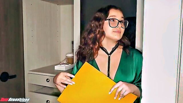 amateur, deepthroat, blowjob - hotel manager wet pussy