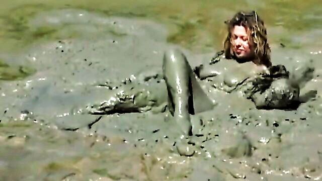 bathes, girl, mud - mud babe bath video