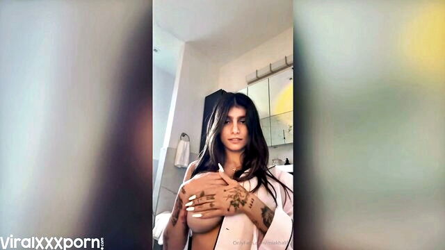 mia khalifa - mia khalifa bathroom tease