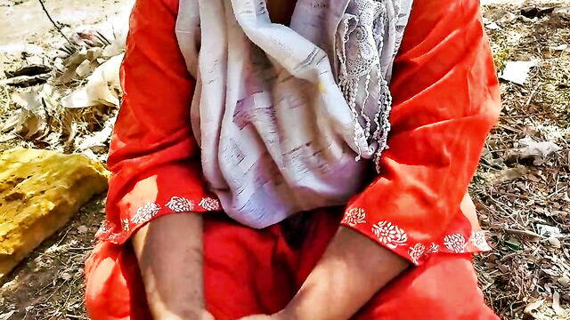 indian jungle hot video : SofiaSalman
