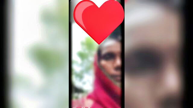 bhabhi outdoor pee online