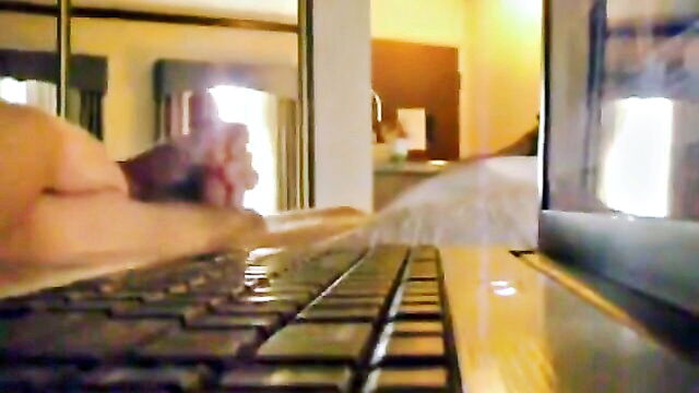 maid, hotel, jerk off - maid jacking off watch
