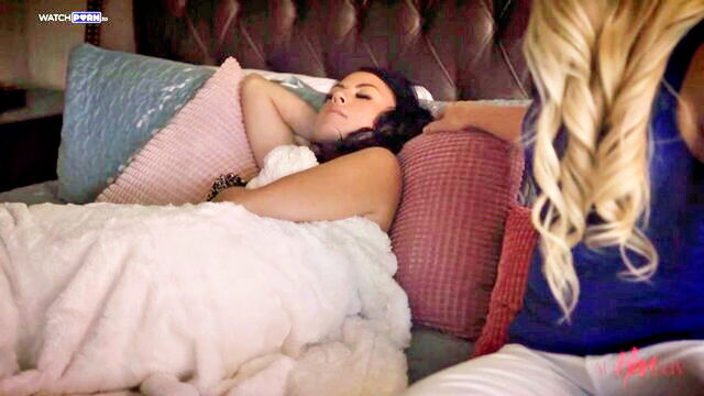 ruby moon, venus valencia, laura bentley - dolls to play with