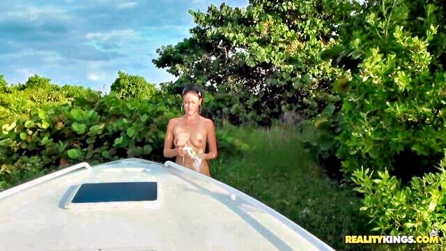 katie cummings - big boobs reno fuck